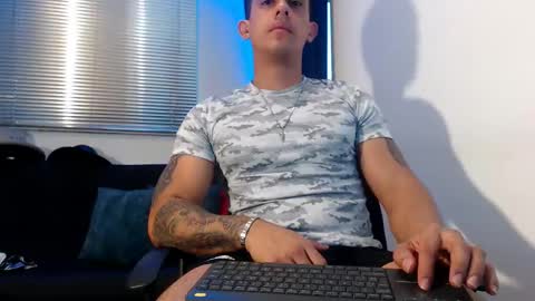 Moises Paez online show from February 16, 2025, 10:21 pm