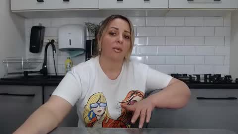 Snapshot of mojjo_erika chatting on December 13, 2024, 9:24 am erika online show from December 13, 2024, 9:24 am
