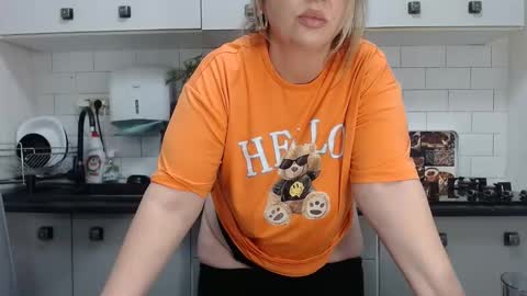Snapshot of mojjo_erika chatting on January 14, 2025, 6:07 pm erika online show from January 14, 2025, 6:07 pm