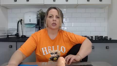 Snapshot of mojjo_erika chatting on January 27, 2025, 12:26 pm erika online show from January 27, 2025, 12:26 pm
