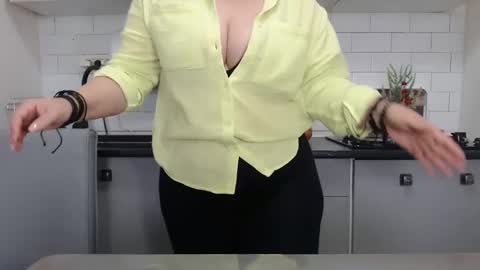 Snapshot of mojjo_erika chatting on February 6, 2025, 10:26 am erika online show from February 6, 2025, 10:26 am