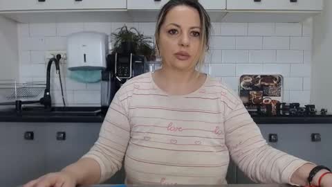 Snapshot of mojjo_erika chatting on March 9, 2025, 8:07 am erika online show from March 9, 2025, 8:07 am