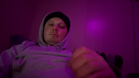 Snapshot of mojozz chatting on January 7, 2025, 10:43 am LookinForFun online show from January 7, 2025, 10:43 am