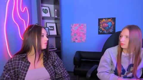 Snapshot of molianna_ chatting on March 18, 2026, 2:42 pm anna online show from March 18, 2026, 2:42 pm