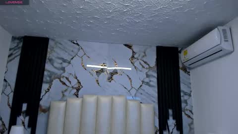 Hey Guys  Im Mollie online show from November 6, 2025, 12:17 pm