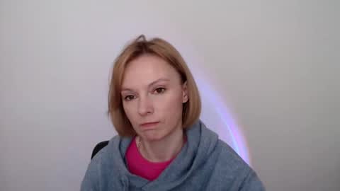 Snapshot of mollilove chatting on May 13, 2026, 7:28 am mollilove online show from May 13, 2026, 7:28 am
