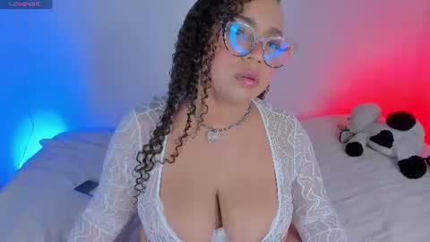 Snapshot of molly_blacke01 chatting on July 4, 2026, 3:24 am milee online show from July 4, 2026, 3:24 am