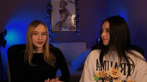 Snapshot of molly_lesser chatting on December 17, 2025, 3:51 pm molly_lesser online show from December 17, 2025, 3:51 pm