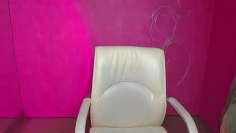 Snapshot of molly_mis chatting on December 4, 2024, 7:12 pm Molly online show from December 4, 2024, 7:12 pm