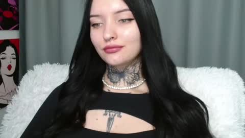 Lina online show from February 5, 2025, 3:20 pm