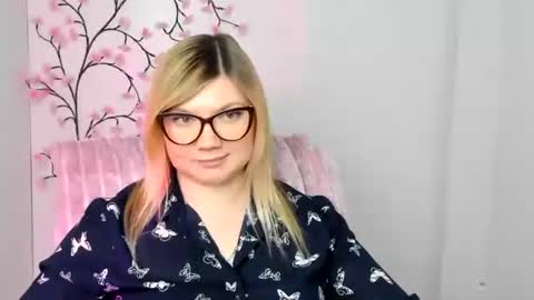 Snapshot of molly_moree chatting on January 5, 2026, 5:27 pm Molly online show from January 5, 2026, 5:27 pm