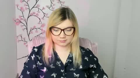 Snapshot of molly_moree chatting on January 8, 2026, 12:51 pm Molly online show from January 8, 2026, 12:51 pm