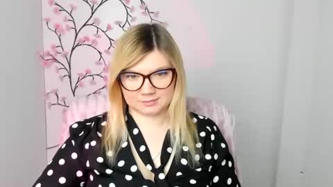Snapshot of molly_moree chatting on January 11, 2026, 12:54 pm Molly online show from January 11, 2026, 12:54 pm
