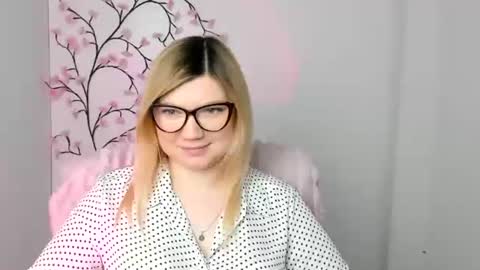 Snapshot of molly_moree chatting on January 12, 2026, 1:05 pm Molly online show from January 12, 2026, 1:05 pm
