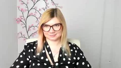 Snapshot of molly_moree chatting on February 5, 2026, 3:16 pm Molly online show from February 5, 2026, 3:16 pm