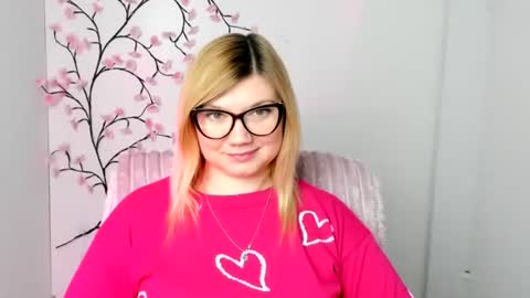 Snapshot of molly_moree chatting on February 19, 2026, 2:13 pm Molly online show from February 19, 2026, 2:13 pm