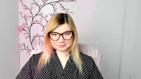 Snapshot of molly_moree chatting on February 26, 2026, 1:10 pm Molly online show from February 26, 2026, 1:10 pm