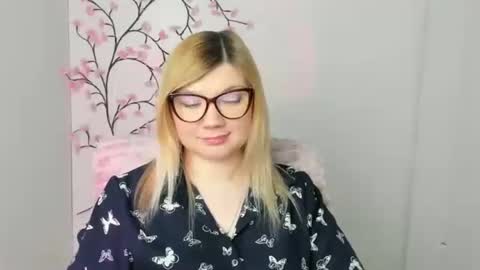 Snapshot of molly_moree chatting on March 10, 2026, 1:16 pm Molly online show from March 10, 2026, 1:16 pm