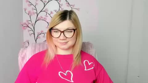 Snapshot of molly_moree chatting on March 11, 2026, 12:44 pm Molly online show from March 11, 2026, 12:44 pm