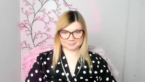 Snapshot of molly_moree chatting on March 25, 2026, 1:50 pm Molly online show from March 25, 2026, 1:50 pm