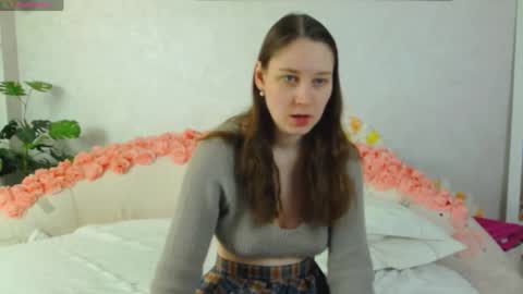 Snapshot of molly_moretti chatting on April 13, 2026, 4:18 am check my bio online show from April 13, 2026, 4:18 am