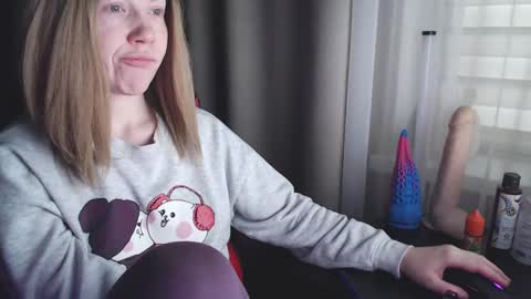 I have new photos come and see with love Molly online show from February 11, 2025, 7:44 am