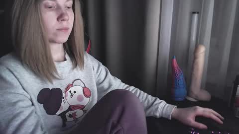 I have new photos come and see with love Molly online show from February 12, 2025, 8:50 pm