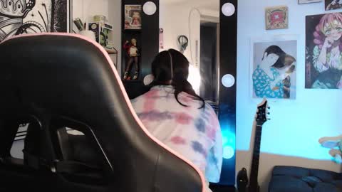 Snapshot of molly_shake chatting on March 8, 2025, 6:21 am Molly online show from March 8, 2025, 6:21 am