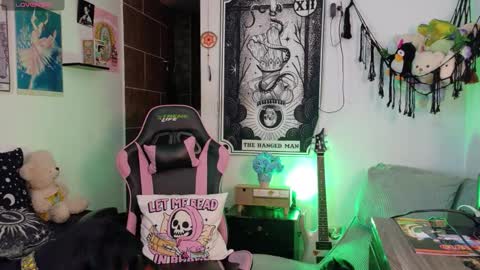 Snapshot of molly_shake chatting on February 6, 2026, 5:56 am Molly online show from February 6, 2026, 5:56 am