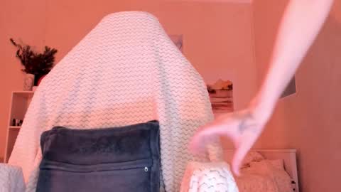 Snapshot of molly_soft chatting on February 24, 2026, 3:37 am Molly online show from February 24, 2026, 3:37 am