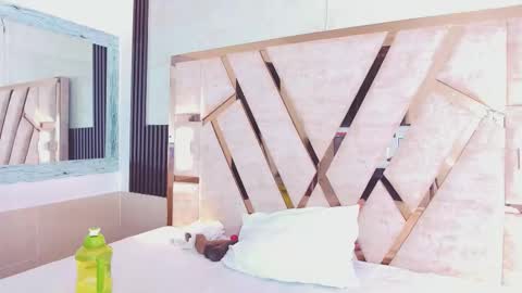 Yuli online show from October 17, 2025, 1:42 am