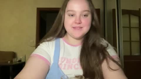 Snapshot of mollyas chatting on October 3, 2025, 4:04 pm Alice online show from October 3, 2025, 4:04 pm