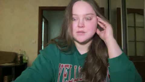 Snapshot of mollyas chatting on October 7, 2025, 6:49 pm Alice online show from October 7, 2025, 6:49 pm