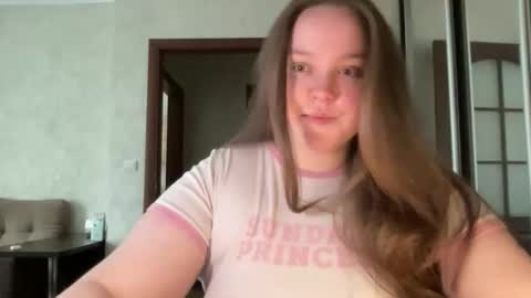 Snapshot of mollyas chatting on October 17, 2025, 11:57 am Alice online show from October 17, 2025, 11:57 am