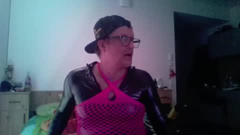 mollyboy23 online show from March 19, 2026, 12:47 am