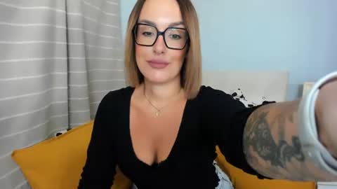 MollyCrazy online show from July 8, 2026, 7:18 pm