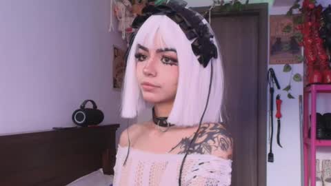 mollycrystalll online show from February 26, 2026, 12:59 pm