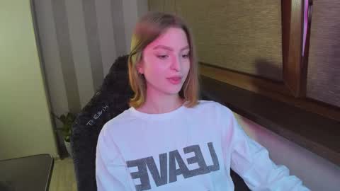 Snapshot of mollydangerous chatting on November 10, 2025, 5:01 pm Taisha online show from November 10, 2025, 5:01 pm