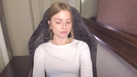 Snapshot of mollydangerous chatting on December 21, 2025, 7:32 pm Taisha online show from December 21, 2025, 7:32 pm