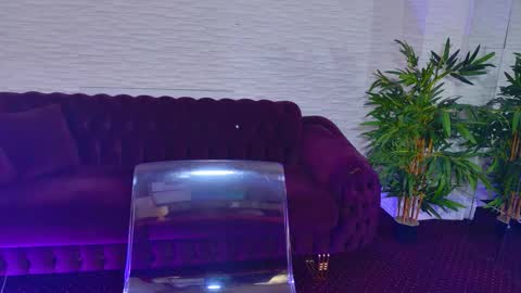 Snapshot of mollydolley chatting on February 4, 2026, 8:25 pm Julia online show from February 4, 2026, 8:25 pm