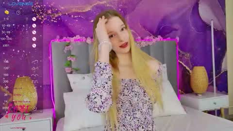 Snapshot of mollydollzz chatting on March 3, 2026, 12:33 pm mollydollzz online show from March 3, 2026, 12:33 pm