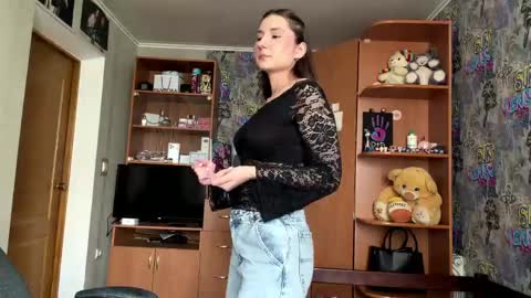 Molly online show from June 4, 2026, 10:21 am