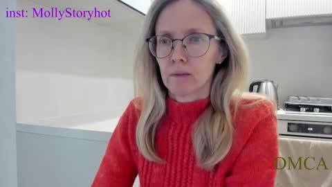 Snapshot of mollystory chatting on February 6, 2026, 9:34 am AngelMomm online show from February 6, 2026, 9:34 am