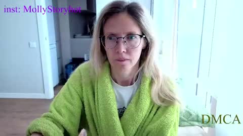 AngelMomm online show from May 27, 2026, 4:42 am