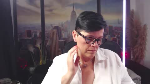 MollySun Nina Randmann online show from September 23, 2025, 5:38 pm