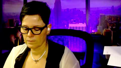 Snapshot of mollysun chatting on December 22, 2025, 7:44 pm MollySun Nina Randmann online show from December 22, 2025, 7:44 pm