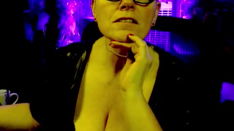 Snapshot of mollysun chatting on February 9, 2026, 6:45 pm MollySun Nina Randmann online show from February 9, 2026, 6:45 pm