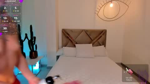 Molly Sunders online show from November 11, 2025, 4:34 am