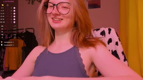 Snapshot of mollytucker chatting on December 21, 2025, 2:46 pm mollytucker online show from December 21, 2025, 2:46 pm