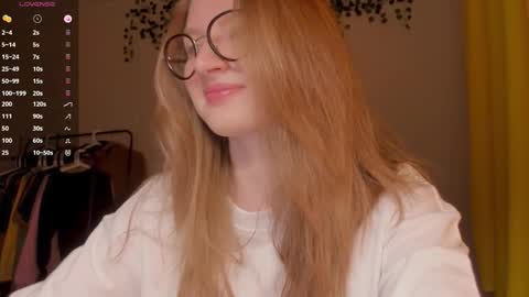 Snapshot of mollytucker chatting on March 15, 2026, 4:02 pm mollytucker online show from March 15, 2026, 4:02 pm